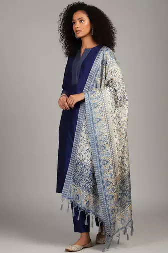 Women Ethnic Motifs Regular Thread Work Kurta with Trousers & With Dupatta