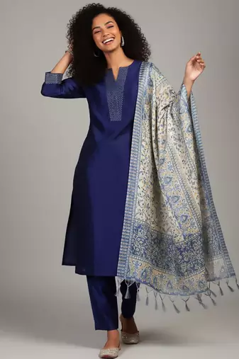Women Ethnic Motifs Regular Thread Work Kurta with Trousers & With Dupatta