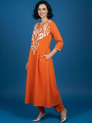 Women Embroidered Regular Kurta with Trousers 1