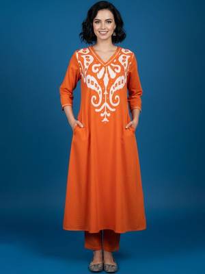 Women Embroidered Regular Kurta with Trousers 4