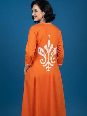 Women Embroidered Regular Kurta with Trousers 5