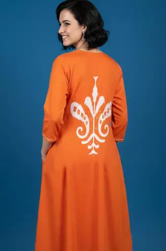 Women Embroidered Regular Kurta with Trousers