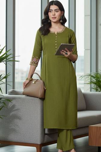 Women Ethnic Motifs Embroidered Regular Thread Work Kurta with Trousers