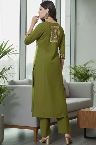 Women Ethnic Motifs Embroidered Regular Thread Work Kurta with Trousers