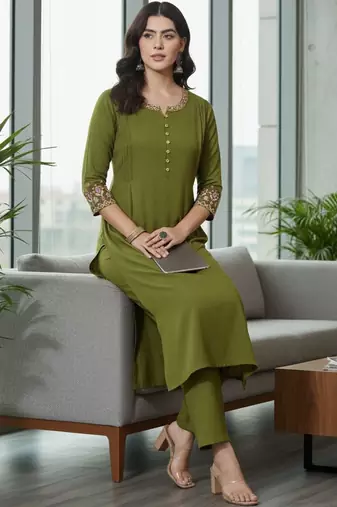 Women Ethnic Motifs Embroidered Regular Thread Work Kurta with Trousers