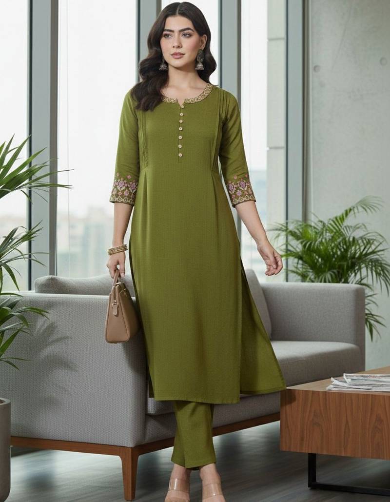 Women Ethnic Motifs Embroidered Regular Thread Work Kurta with Trousers