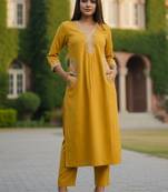 Women Ethnic Motifs Embroidered Regular Thread Work Kurta with Trousers