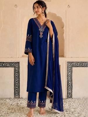 V Neck Ethnic Motifs Embroidered Regular Straight Kurta Set 1