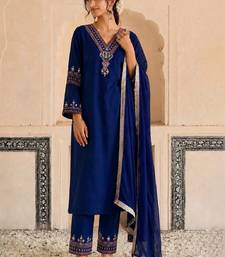 V Neck Ethnic Motifs Embroidered Regular Straight Kurta Set