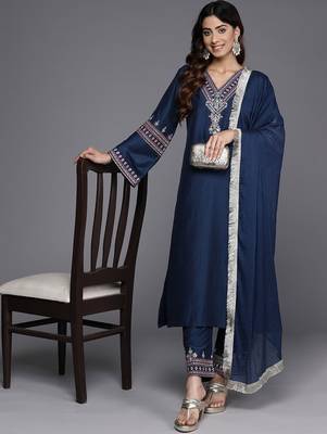 V Neck Ethnic Motifs Embroidered Regular Straight Kurta Set 7
