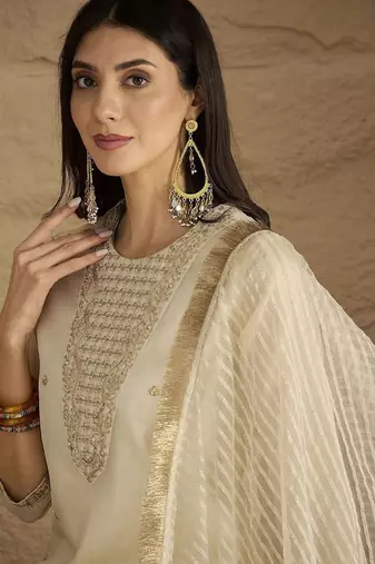 Women Ethnic Motifs Printed Kurta with Trousers & Dupatta