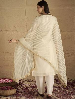 Women Ethnic Motifs Printed Kurta with Trousers & Dupatta 5
