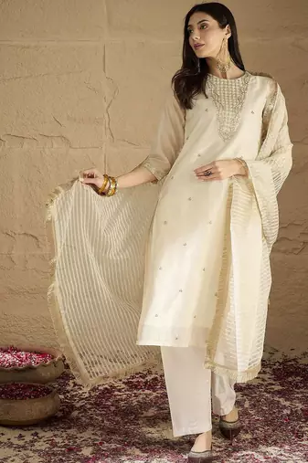 Women Ethnic Motifs Printed Kurta with Trousers & Dupatta