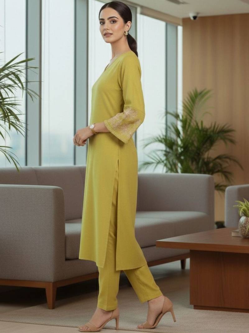 Women Ethnic Motifs Embroidered Regular Thread Work Kurta with Trousers