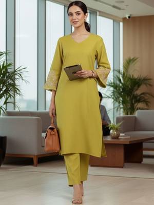 Women Ethnic Motifs Embroidered Regular Thread Work Kurta with Trousers 3