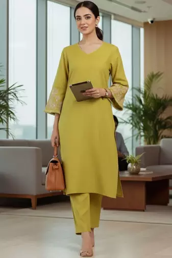 Women Ethnic Motifs Embroidered Regular Thread Work Kurta with Trousers
