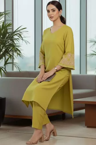 Women Ethnic Motifs Embroidered Regular Thread Work Kurta with Trousers