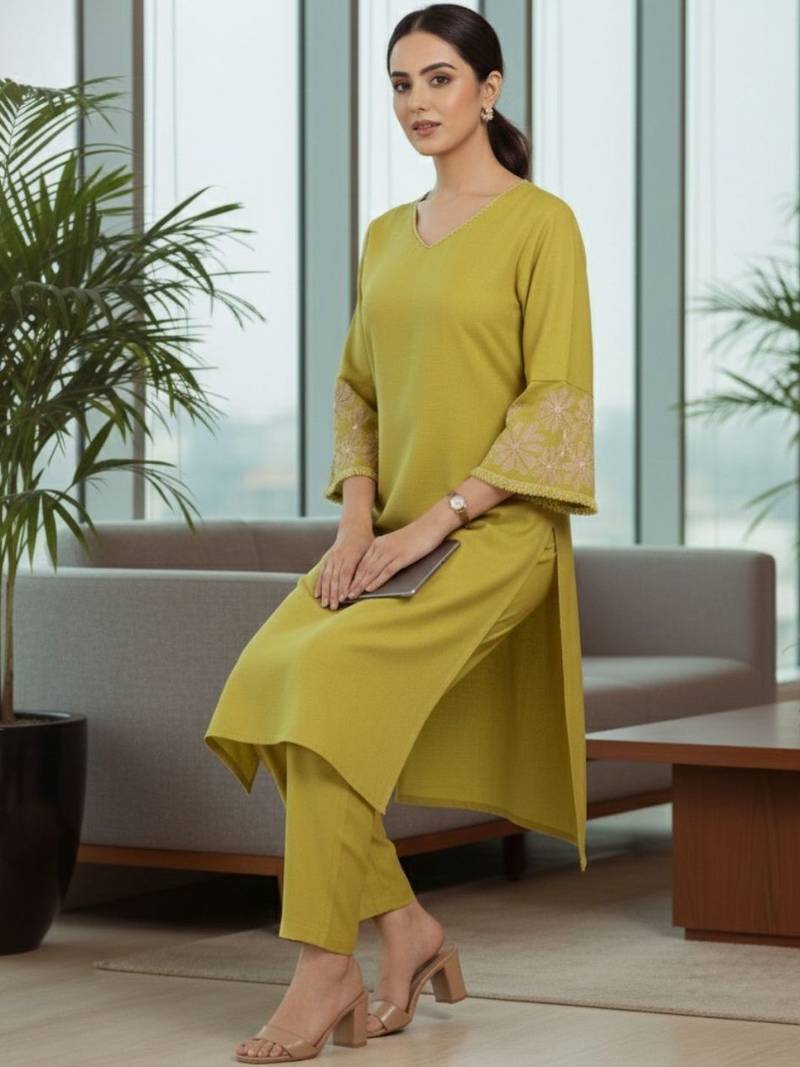 Women Ethnic Motifs Embroidered Regular Thread Work Kurta with Trousers