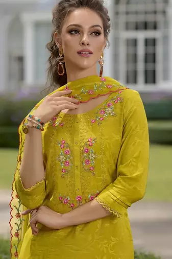 Floral Embroidered Thread Work Straight Kurta With Trousers And Dupatta