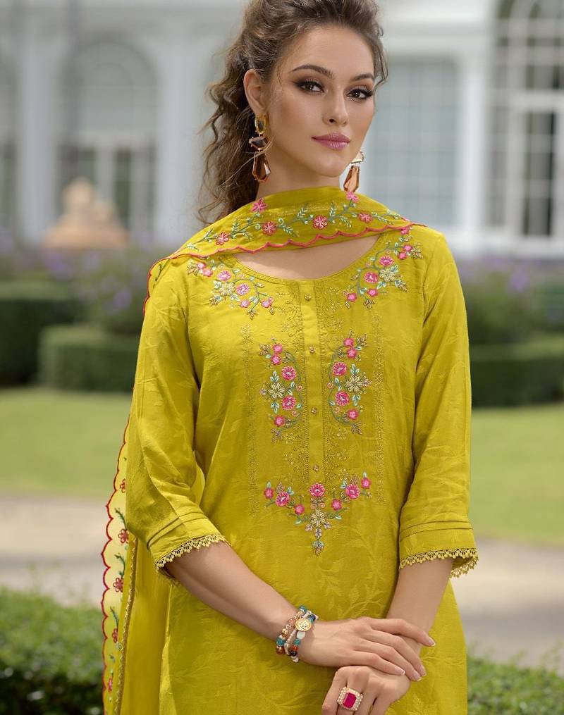 Floral Embroidered Thread Work Straight Kurta With Trousers And Dupatta