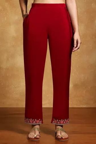 Women Floral Embroidered Regular Kurta with Trousers & With Dupatta