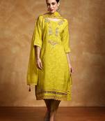 Women Floral Embroidered Regular Kurta with Trousers & With Dupatta