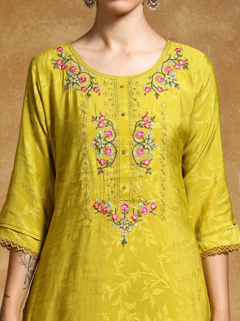 Women Floral Embroidered Regular Kurta with Trousers & With Dupatta