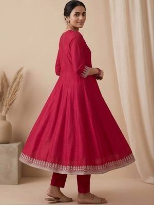 Women Ethnic Motifs Embroidered Empire Thread Work Kurta with Trousers & With Dupatta 7