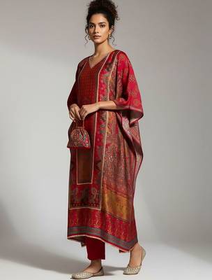 Women Ethnic Motifs Printed Regular Kurta with Trousers 3