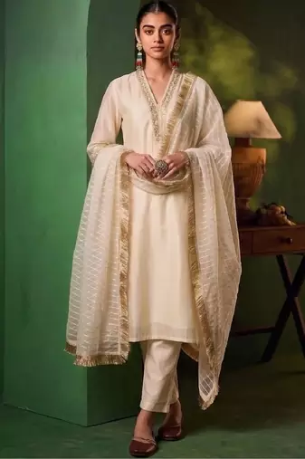 Women Ethnic Motifs Embroidered Regular Thread Work Kurta with Trousers & With Dupatta