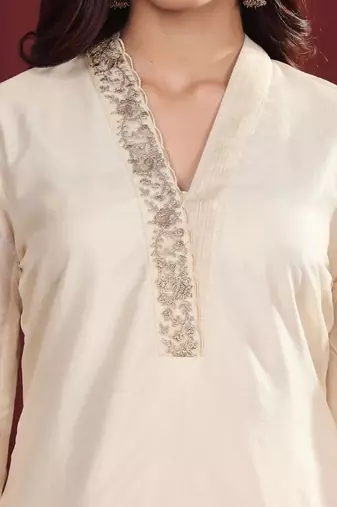 Women Ethnic Motifs Embroidered Regular Thread Work Kurta with Trousers & With Dupatta