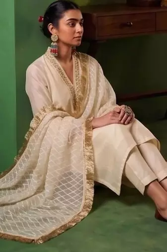 Women Ethnic Motifs Embroidered Regular Thread Work Kurta with Trousers & With Dupatta