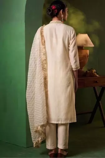 Women Ethnic Motifs Embroidered Regular Thread Work Kurta with Trousers & With Dupatta