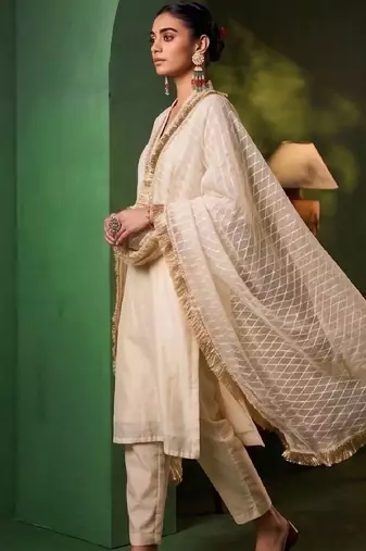 Women Ethnic Motifs Embroidered Regular Thread Work Kurta with Trousers & With Dupatta