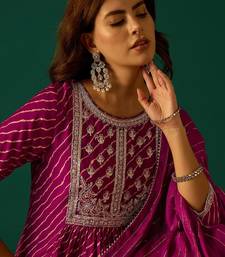 Leheriya Printed Zari Kurta With Trouser & Dupatta
