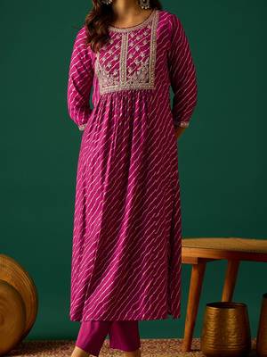 Leheriya Printed Zari Kurta With Trouser & Dupatta 3