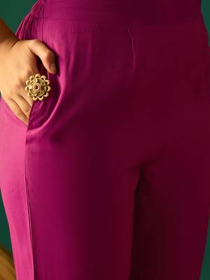 Leheriya Printed Zari Kurta With Trouser & Dupatta 7
