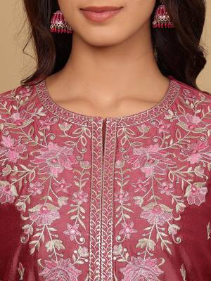 Women Floral Embroidered Regular  Silk Kurta with Trousers & Fringed Dupatta 3