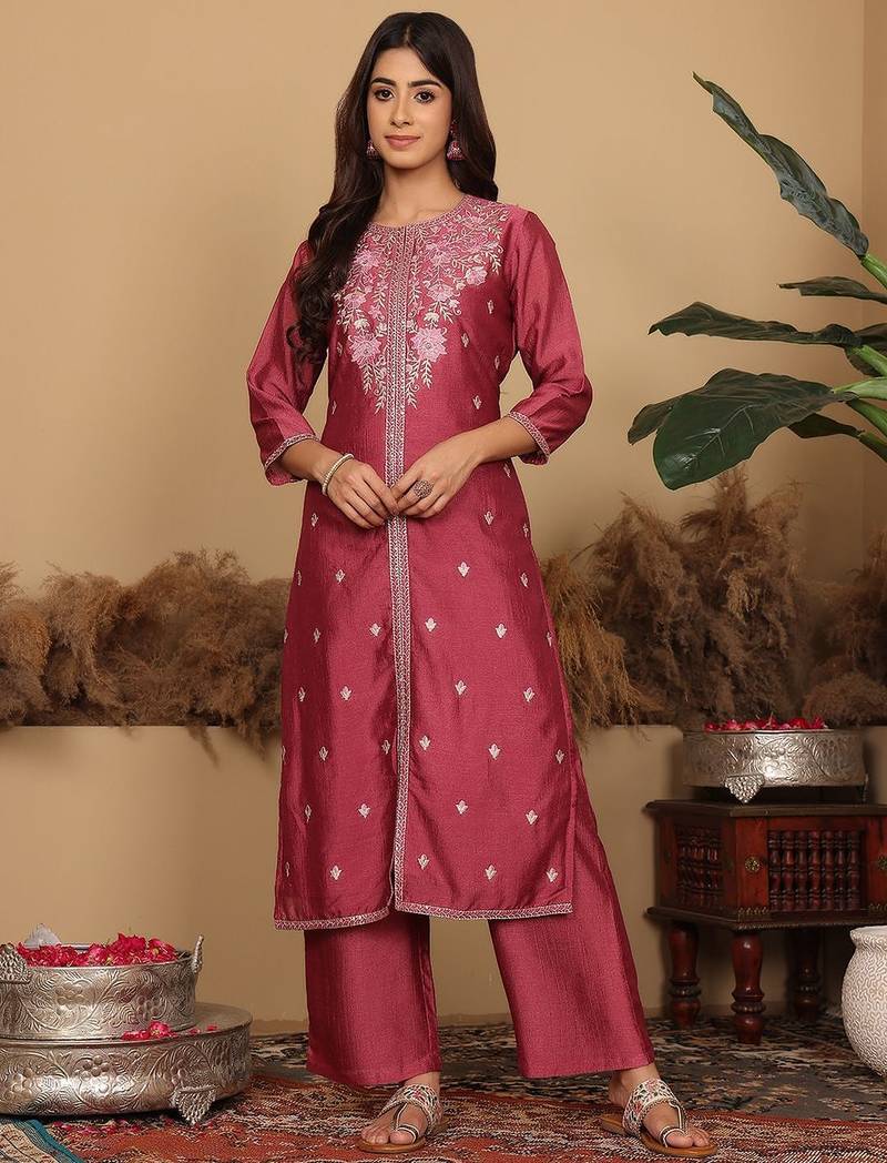 Women Floral Embroidered Regular  Silk Kurta with Trousers & Fringed Dupatta
