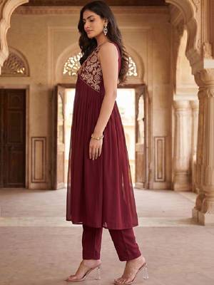 Women Ethnic Motifs Embroidered Empire Thread Work Kurta with Trousers 2