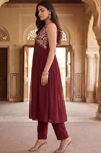 Women Ethnic Motifs Embroidered Empire Thread Work Kurta with Trousers