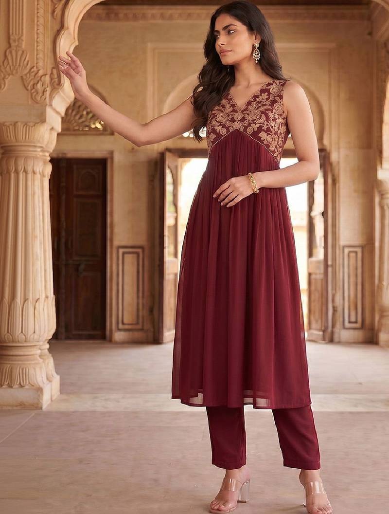 Women Ethnic Motifs Embroidered Empire Thread Work Kurta with Trousers