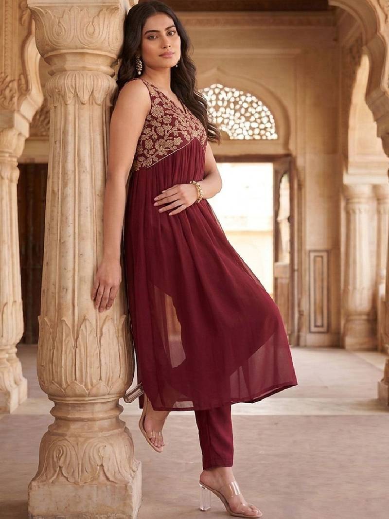 Women Ethnic Motifs Embroidered Empire Thread Work Kurta with Trousers
