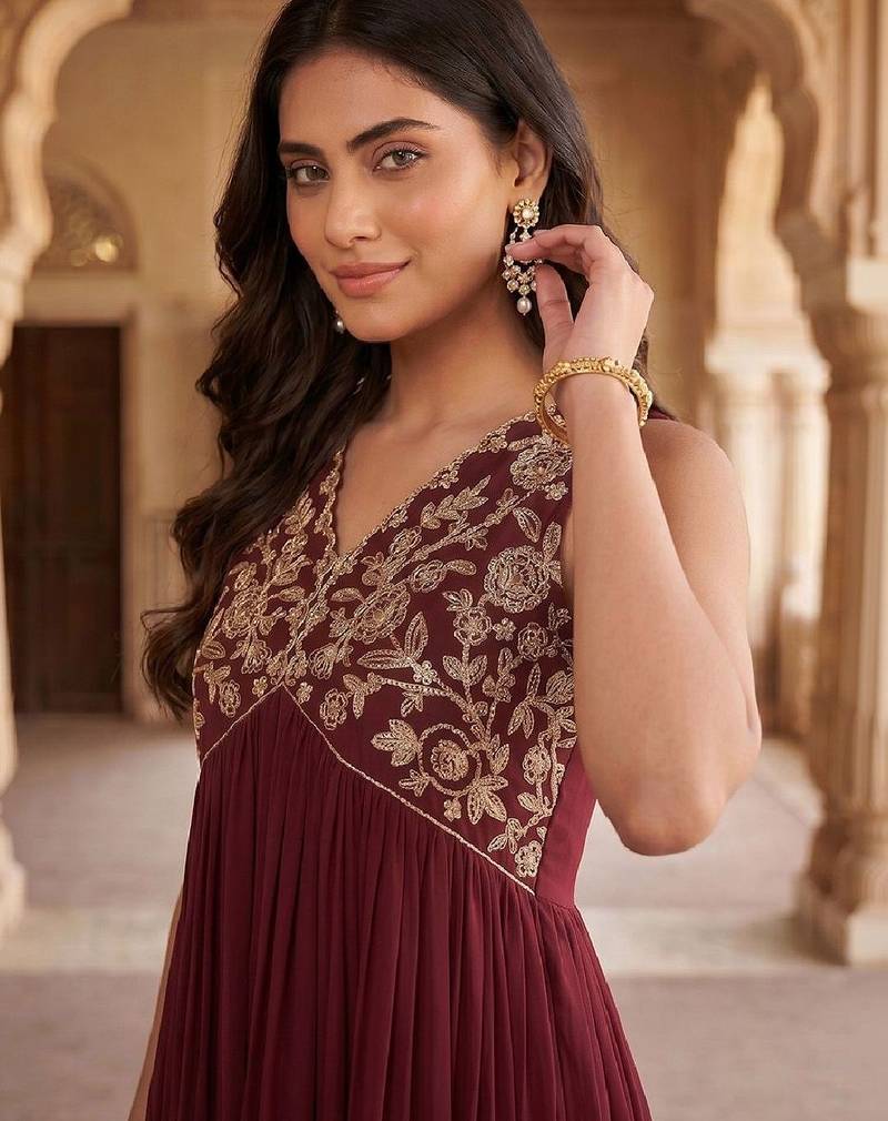 Women Ethnic Motifs Embroidered Empire Thread Work Kurta with Trousers