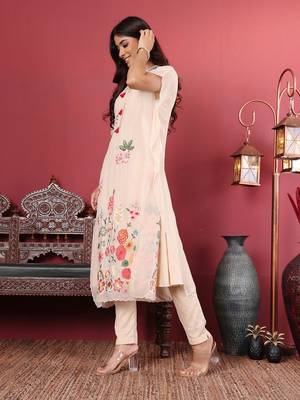 Off White Floral Embroidered Thread Work Kaftan Kurta with Trousers 5