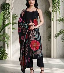 Women Floral Printed Regular Kurta with Trousers & With Dupatta