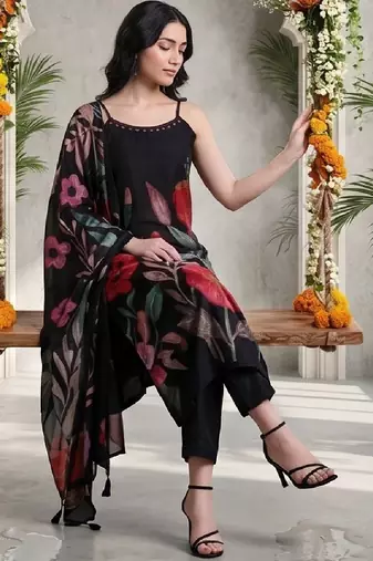 Women Floral Printed Regular Kurta with Trousers & With Dupatta