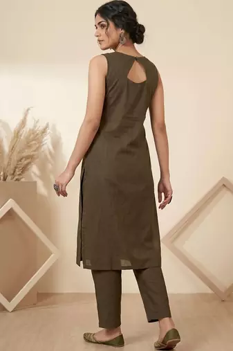 Women Floral Regular Kurta with Trousers & With Dupatta