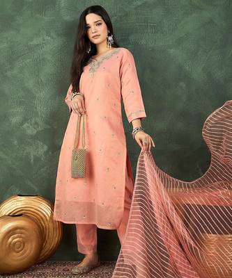 Women Ethnic Motifs Embroidered Kurta with Trousers & Dupatta 1