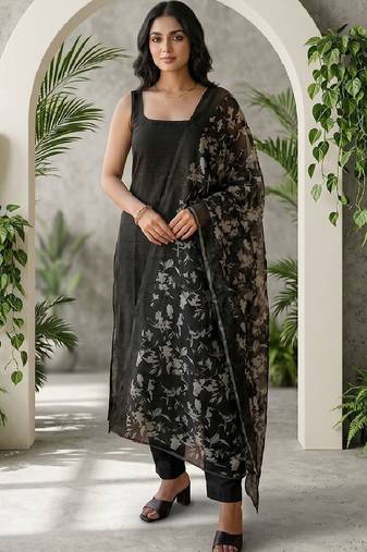 Women Floral Regular Kurta with Trousers & With Dupatta